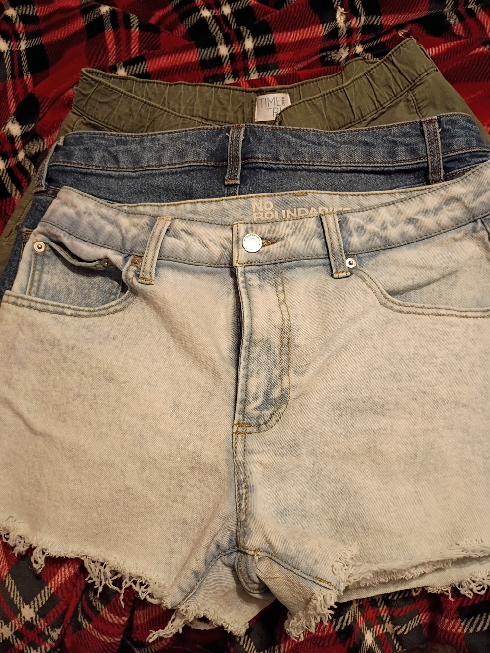 No Boundaries Light Wash Denim High-Rise Jean Shorts
